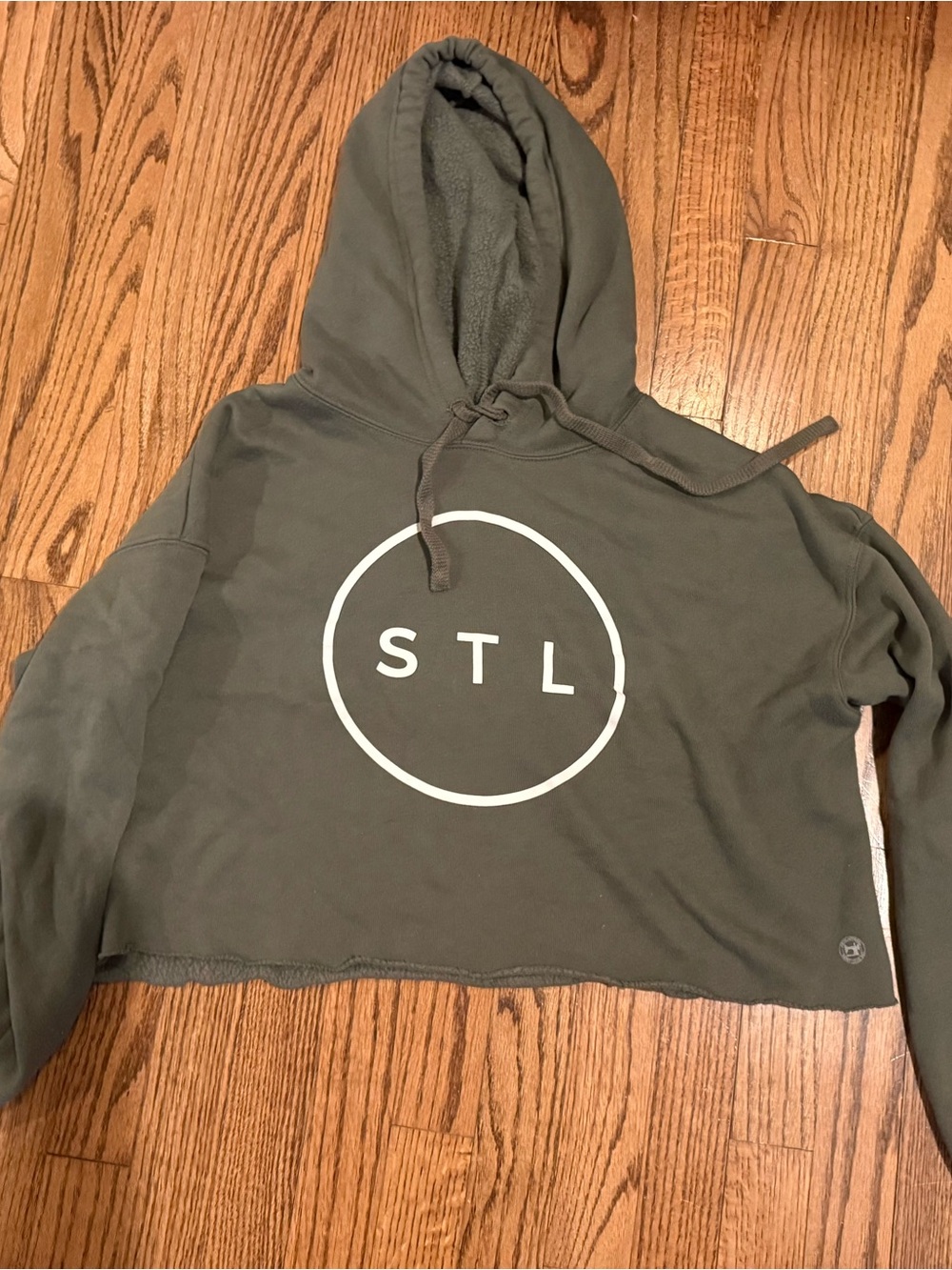 STL Cropped Hoodie in Olive Green